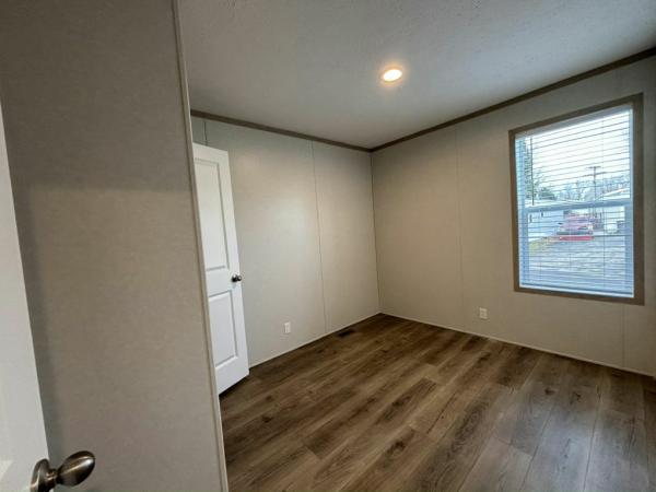 2025 Clayton Adrenaline 6016-4200 Manufactured Home
