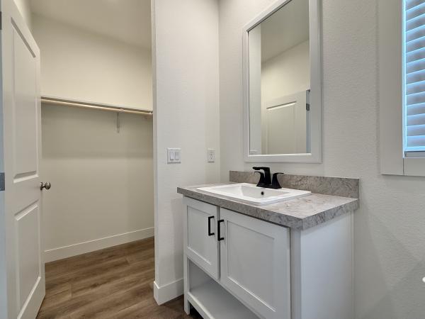 2025 Clayton 71HRR16562A Mobile Home