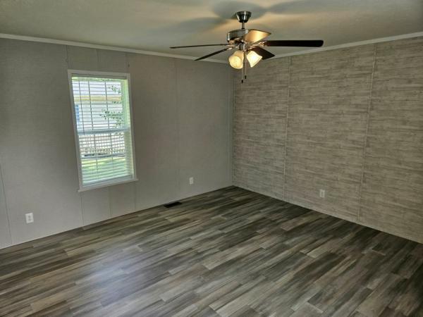 2021 Champion Home Builders, Inc Redman Advantage II Manufactured Home