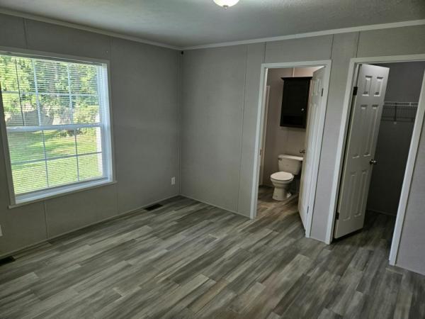 2021 Champion Home Builders, Inc Redman Advantage II Manufactured Home