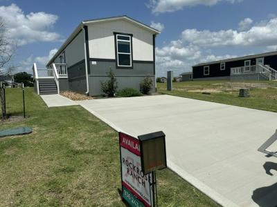 Photo 5 of 21 of home located at 50 Open Range Trail Willis, TX 77318