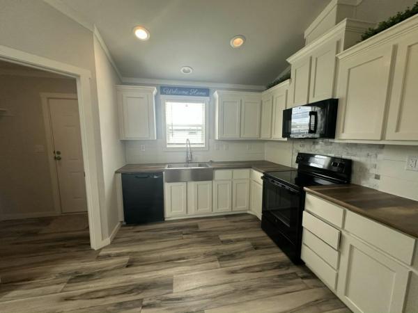 2023 Oak Creek Homes Opal 5663 Manufactured Home