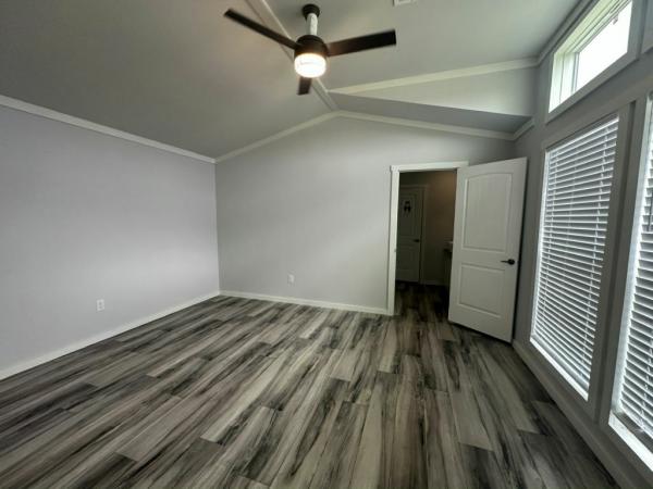 2023 Oak Creek Homes Opal 5663 Manufactured Home
