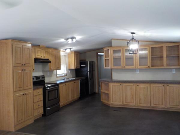 2009 Oakcreek Oak Manor 337 Mobile Home