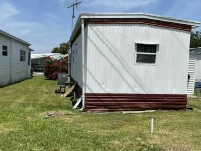 Photo 5 of 5 of home located at 127 Bonny Shores Dr Lakeland, FL 33801