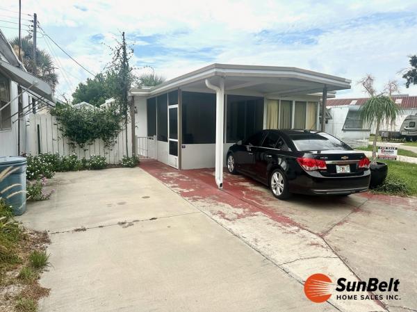 Photo 1 of 2 of home located at 113 Ixora Avenue Mount Dora, FL 32757