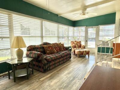 Photo 5 of 18 of home located at 1071 Donegan Rd Lot 112 Largo, FL 33771