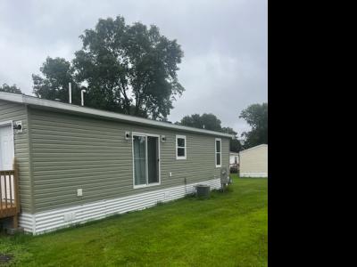 Photo 4 of 13 of home located at 165 Smith Lane Annandale, MN 55302