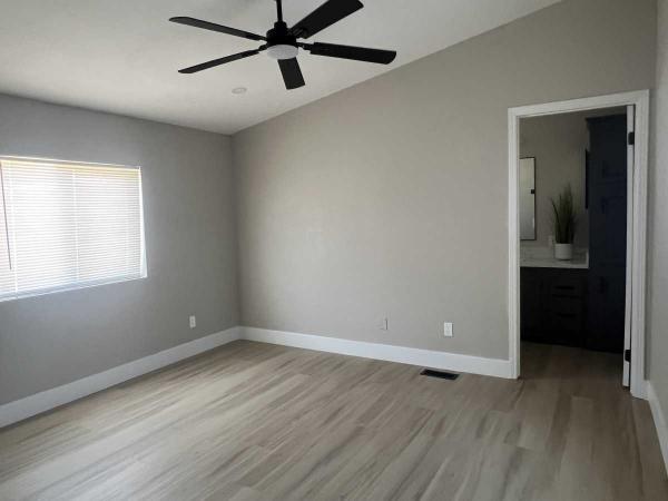 2000 Skyline Cedar Cove Manufactured Home