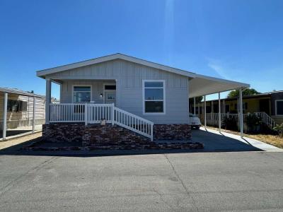 Photo 2 of 31 of home located at 17333 Valley Blvd. #41E Fontana, CA 92335