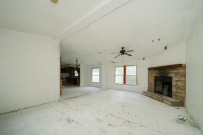 Photo 3 of 10 of home located at 1440 Jake Dr Tallahassee, FL 32305