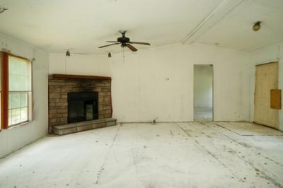 Photo 4 of 10 of home located at 1440 Jake Dr Tallahassee, FL 32305