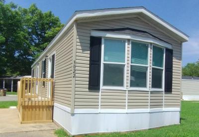 Mobile Home at 3022 Rosewood Ln Lot Rwl3022 Columbus, IN 47203