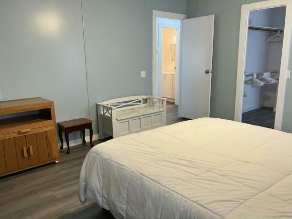 1986 BARR Manufactured Home