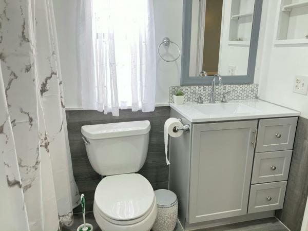 1986 BARR Manufactured Home