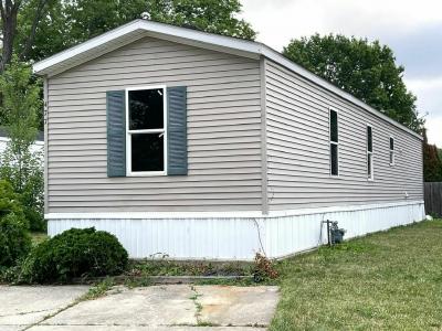 Photo 3 of 14 of home located at 477 Linda Lane Lynwood, IL 60411