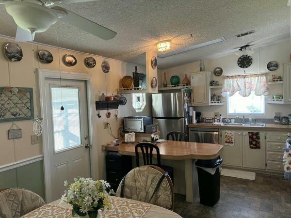 1989 3244G Fleetwood Manufactured Home