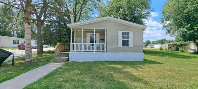 Photo 5 of 31 of home located at 877 Victoria Circle Lynwood, IL 60411