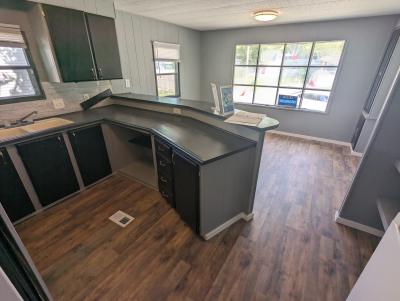 Photo 4 of 21 of home located at 304 Country Elms Est. Galesburg, IL 61401