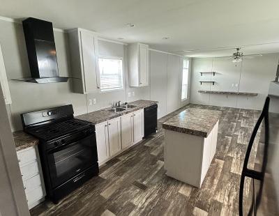 Mobile Home at 6500 Kansas Ave, Lot 93 Kansas City, KS 66111