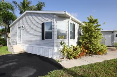Photo 3 of 17 of home located at 2401 NW 20th Ave. Lot 440 Boynton Beach, FL 33436