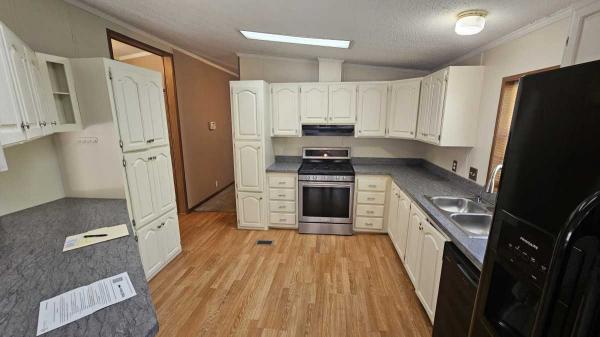 1991 Champion Manufactured Home