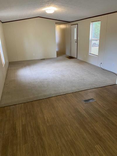Photo 5 of 8 of home located at 3300 Lotus Lane Lufkin, TX 75904