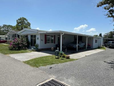 Photo 3 of 26 of home located at 129 Lakeview Dr Leesburg, FL 34788