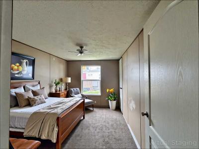 Photo 5 of 24 of home located at 27001 Calhoun Road #39 Albion, MI 49224