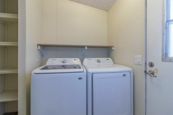 1990 Fleetwood Manufactured Home