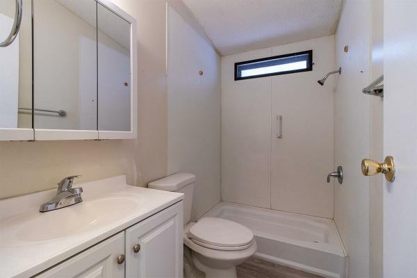 1990 Fleetwood Manufactured Home