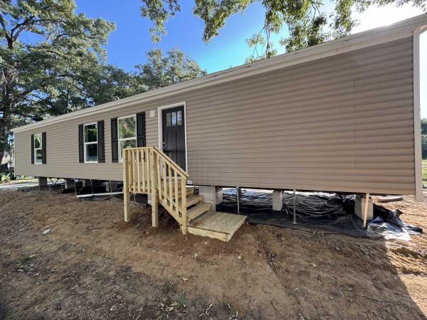 Photo 1 of 2 of home located at 3120 SE 10th Ave Ocala, FL 34471