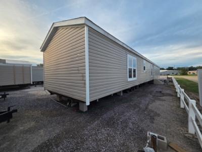 Photo 2 of 13 of home located at 14258 Airline Hwy Gonzales, LA 70737