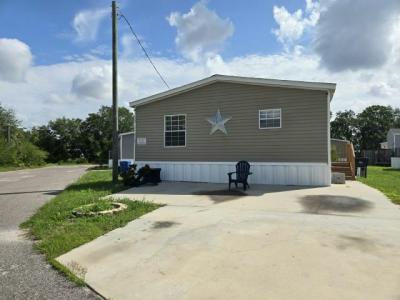Photo 2 of 8 of home located at 215 Creek Water Circle Tampa, FL 33615