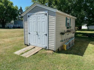Photo 3 of 4 of home located at 139 Del Ct. E. Lockport, NY 14094