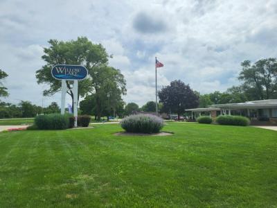 Mobile Home at 72 Parkwood Road Elgin, IL 60123