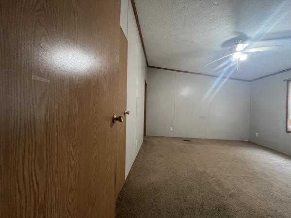 2001 Commodore NZ-41491 Mobile Home