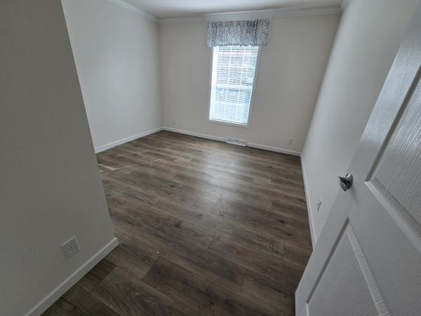 2025 Skyline 31F562 Mobile Home