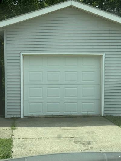 Photo 3 of 11 of home located at 1610 E. Robinson Street #81 Knoxville, IA 50138