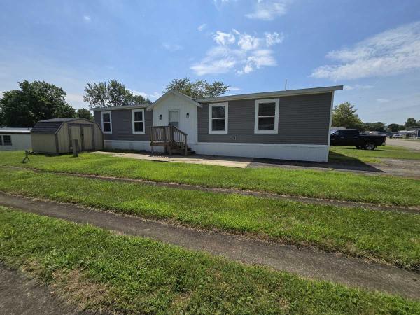 Photo 1 of 2 of home located at 11 Rolling Acres Circle East Massillon, OH 44647