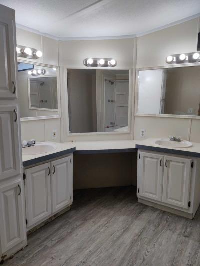 Photo 4 of 5 of home located at 513 Garnet Cir Whitmore Lake, MI 48189
