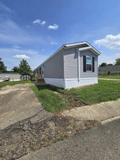 Mobile Home at 6 Rolling Village Lane Massillon, OH 44647