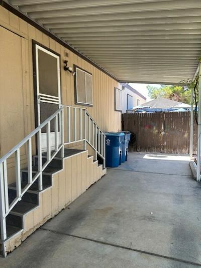 Photo 4 of 35 of home located at 3001 Cabana Dr Las Vegas, NV 89122