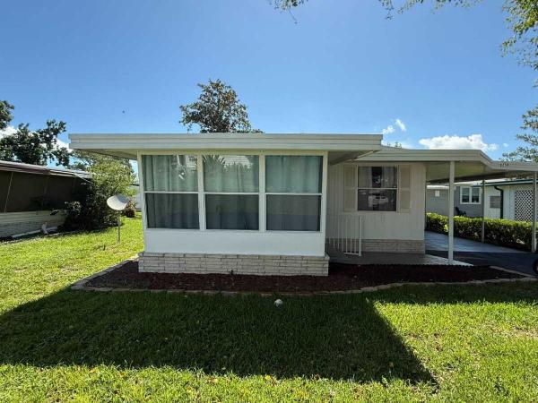 Photo 1 of 2 of home located at 158 Crossways Drive Leesburg, FL 34788