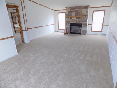 Photo 2 of 40 of home located at 1855 Laurel St Newport, MI 48166