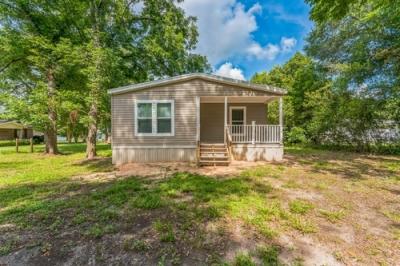 Mobile Home at 950 9th Ave Graceville, FL 32440