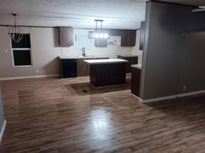 Photo 4 of 11 of home located at 262 Norvin Hurt Rd Edmonton, KY 42129