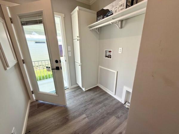 2025 Palm Harbor 340EL28562A Mobile Home
