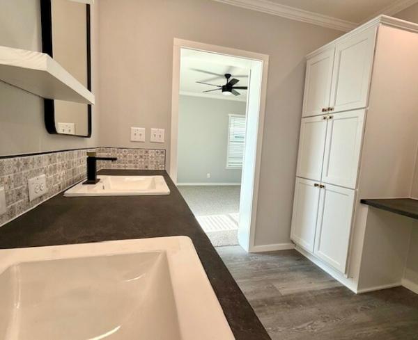 2025 Palm Harbor 340EL28562A Mobile Home