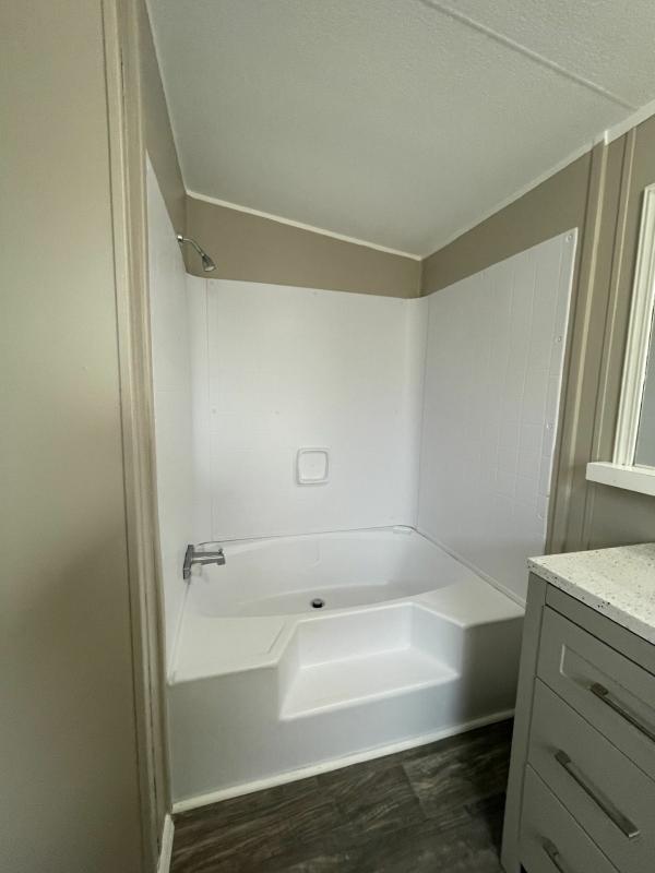 1990 Southern Energy Homes Sprint/SES Series Mobile Home
